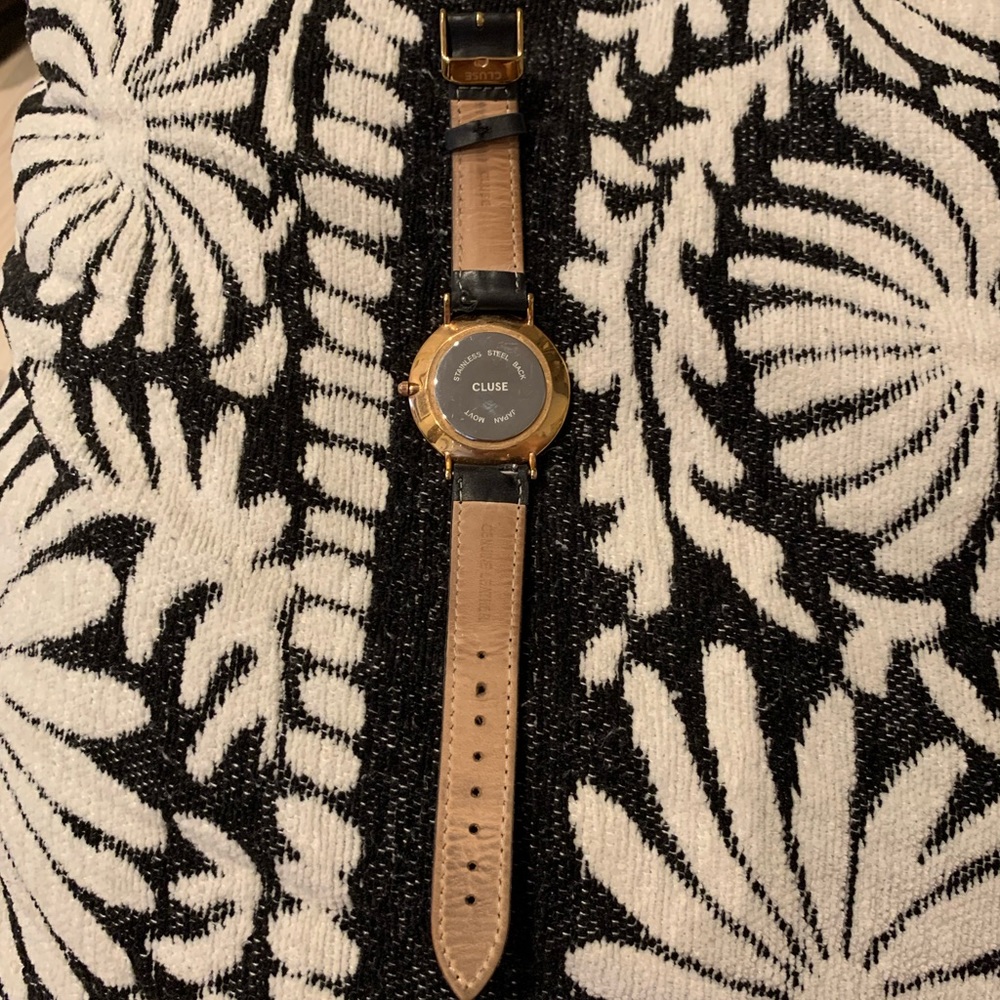 Cluse Black Leather Watch - Picture 4 of 9